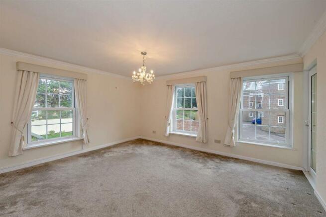 8631223-interior05-800.jpg