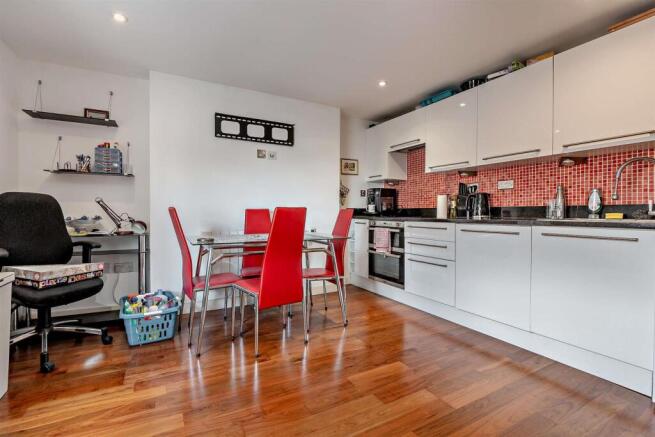 8639140-interior04-800.jpg