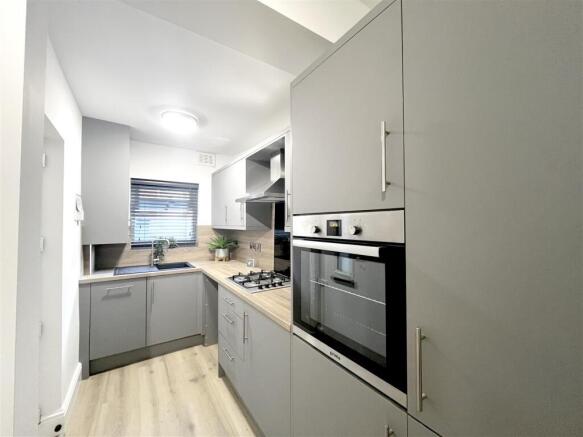Kitchen2.JPG