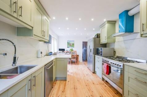 Peterborough Road, Leyton, London, E10