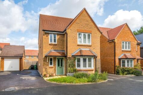 Little Hannocks Close, Ash, Aldershot, Surrey, GU12
