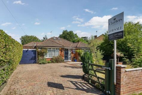 Clifton Close, Wrecclesham, Farnham, Surrey, GU10