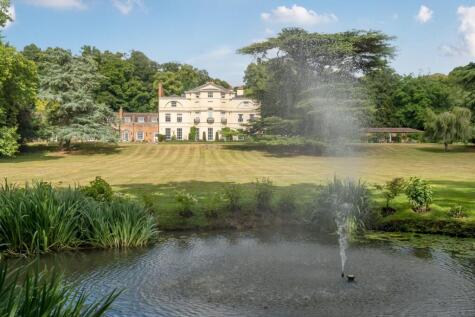 Moor Park House Way, Farnham, Surrey, GU10