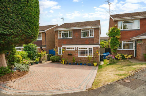Fairview Gardens, Farnham, Surrey, GU9