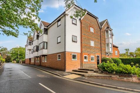 Crondall Lane, Farnham, Surrey, GU9