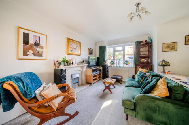 1369709-3-6900973...