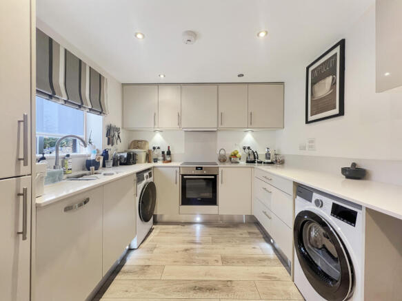 8b3aa53bdae9930572357201849559998d0f7c8c