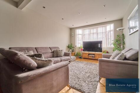 The Warren, Hounslow, TW5