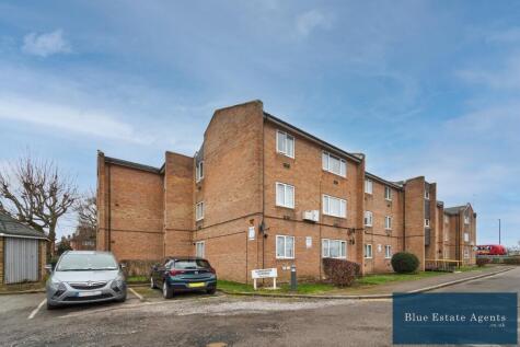 Aldergrove Gardens, Hounslow, TW3