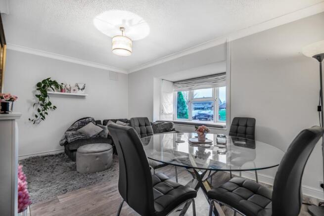 Living Area/Dining Area