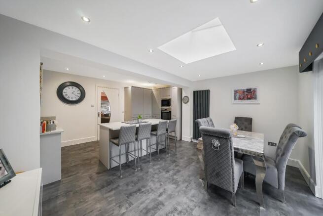 Kitchen/ Dining Area