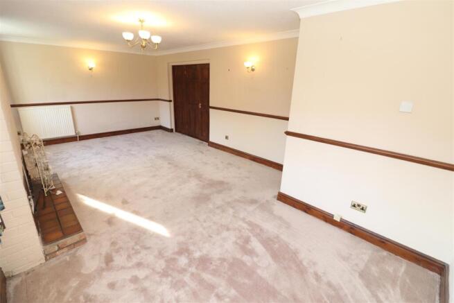 Lounge / Dining Room