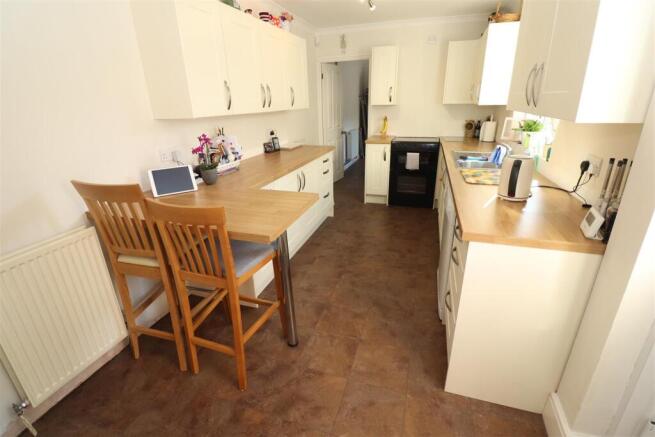 Kitchen/ Breakfast Room