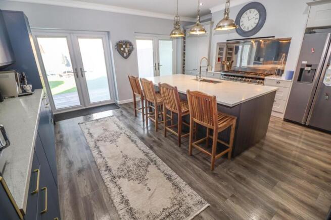 Kitchen/Breakfast Room