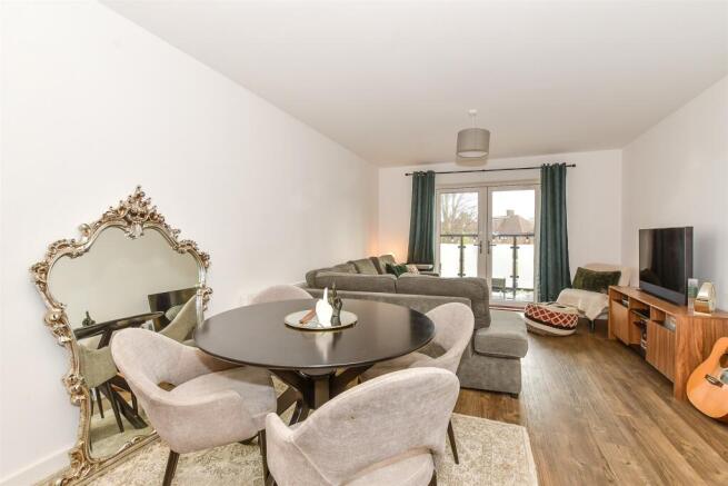 Kitchen/ Lounge/ Diner