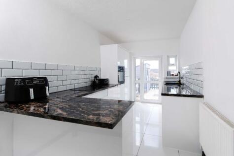 Heol Fawr, Nelson, Treharris