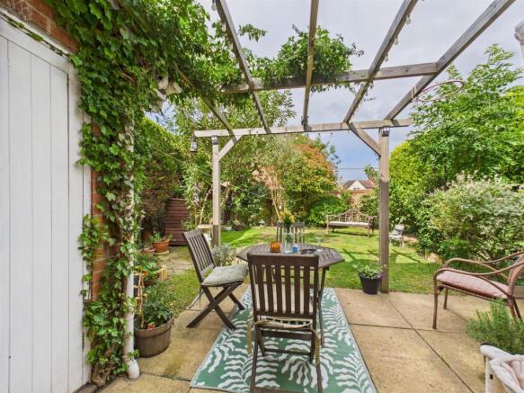 GARDEN 2.jpg