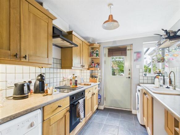 KITCHEN 1.jpg