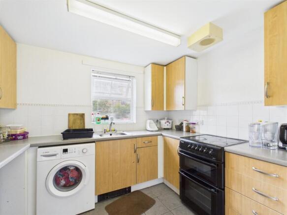 Kitchen 1.jpg