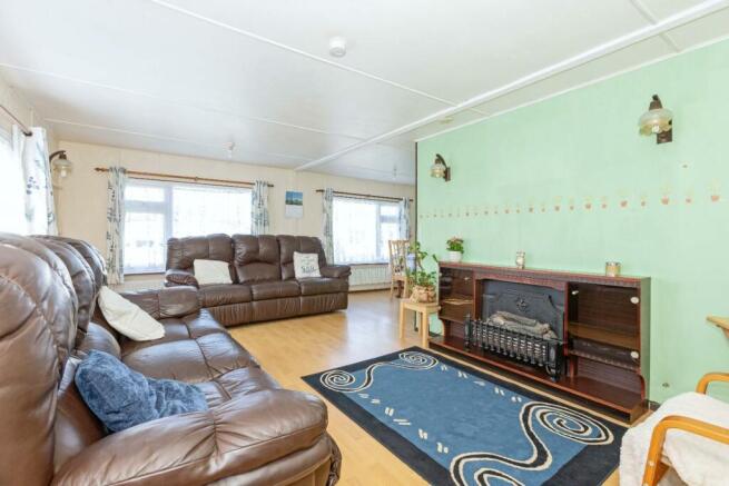 12 Windsor Way_12.JPG