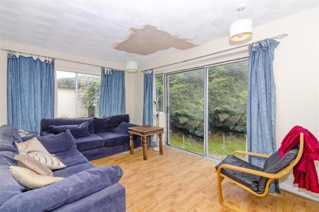 6 bedroom detached house for sale in Woodards View ...