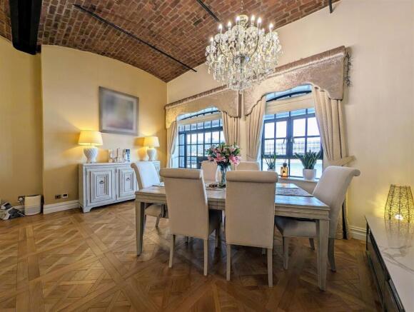 Dining Area.jpg