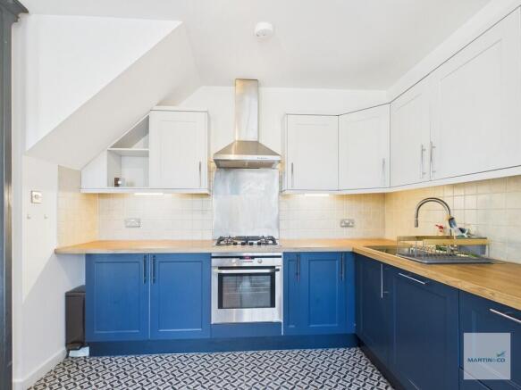 CAM03394G0-PR0404...