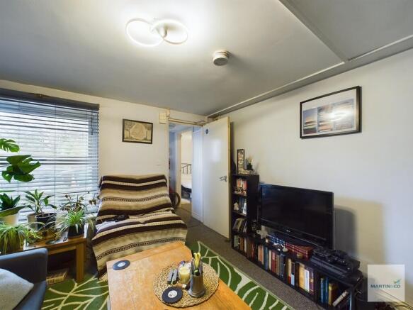 CAM03394G0-PR0085...