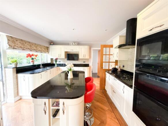 Breakfasting Kitchen