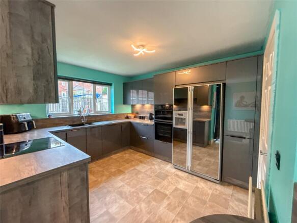 Breakfasting Kitchen