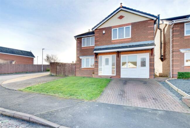 4 bedroom detached house for sale in Blackstone Court, Blaydon