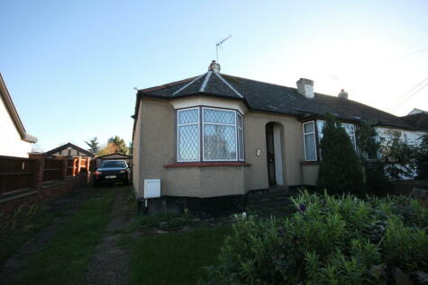Rayleigh - 3 bedroom semi-detached bungalow for ...
