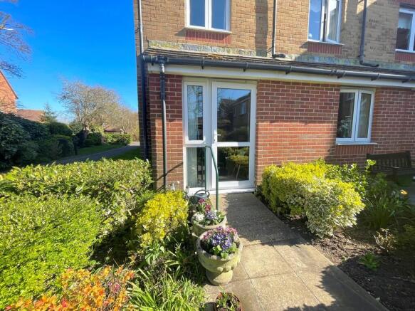 1 Silverwood Cour...