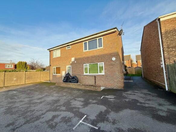 2 Northend Lodge ...