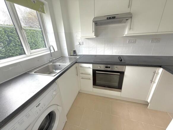 18 Dorking Kitche...