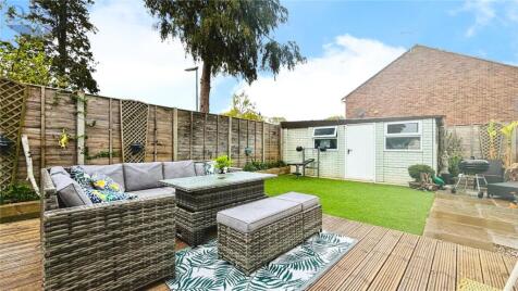 Laleham Road, Shepperton, Surrey, TW17