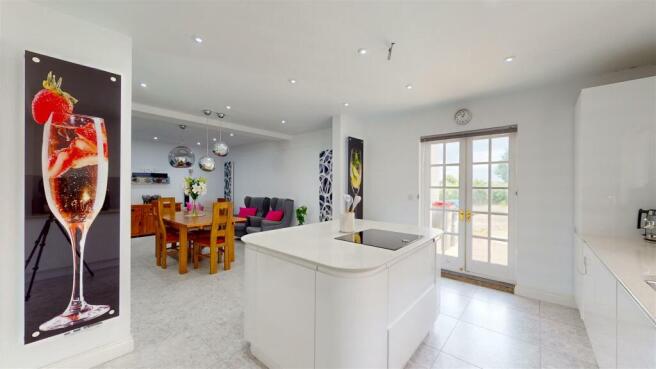 KITCHEN/DINING/FAMILY ROOM