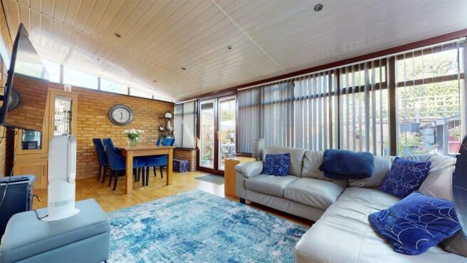GARDEN ROOM