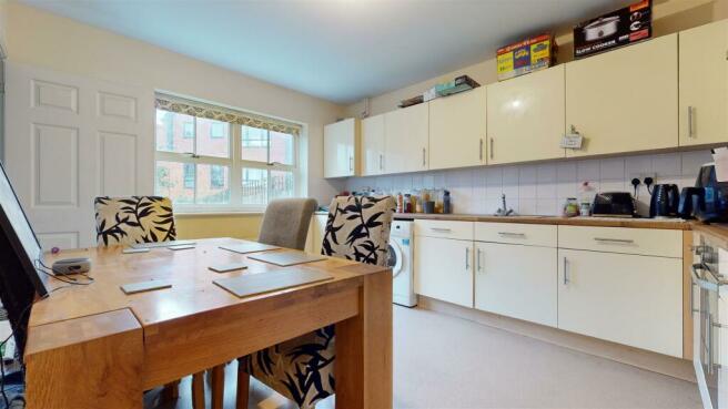 KITCHEN/DINING ROOM