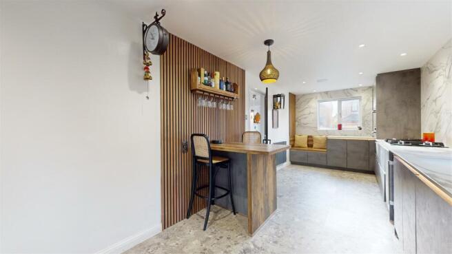 KITCHEN BREAKFAST ROOM
