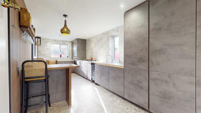 KITCHEN BREAKFAST ROOM