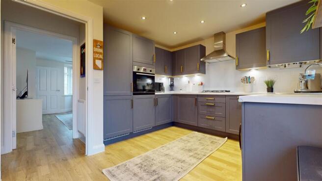 KITCHEN/DINING ROOM
