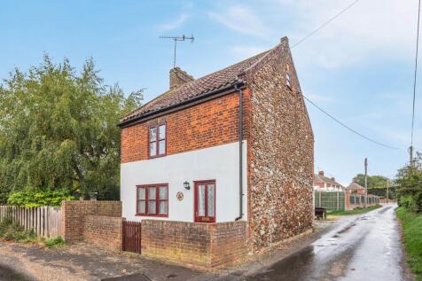 Charming Brick and Flint Cottage in Ringstead
