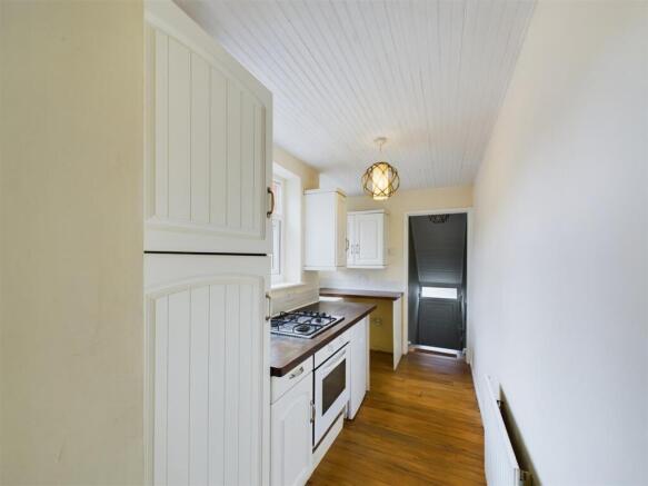 Kitchen 1.jpg