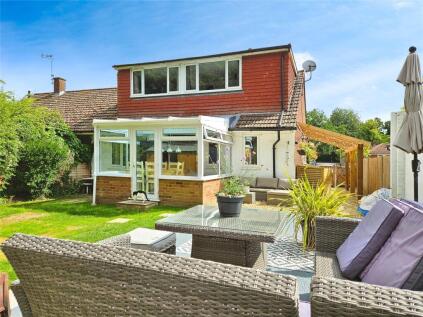 Montrose Close, Fleet, Hampshire