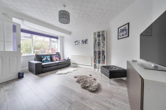 1404127-13-697780...