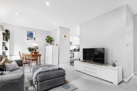 Gweal Avenue, Reading, Berkshire