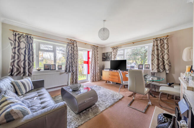 1385851-16-692ed4...