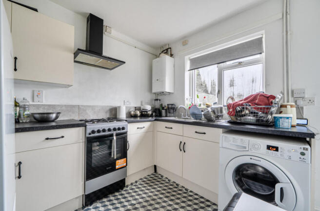 1404089-8-6977775...