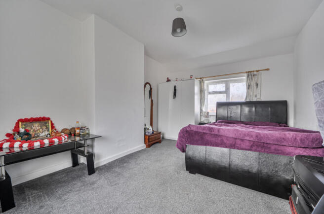 1404089-4-697776f...